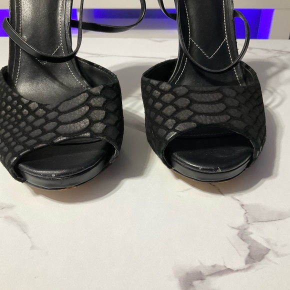 Heels - Picture 2 of 8